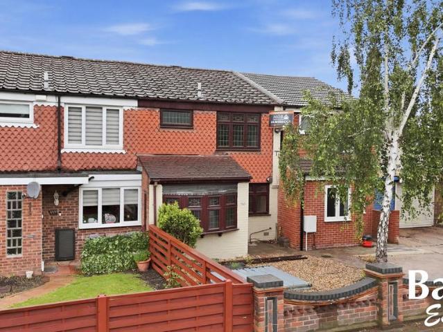 Rainham Road North, Dagenham RM10 3 bed terraced house to rent £2,100 pcm £485 pw