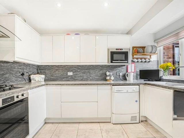 Rainham Road North, Dagenham RM10, 3 bed terraced house to rent, £2,200 pcm | PrimeLocation