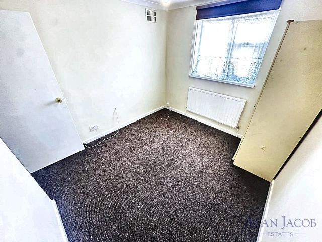 Rainham Road South, Dagenham, Essex RM10, 3 bed terraced house to rent, £2,300 pcm | PrimeLocation