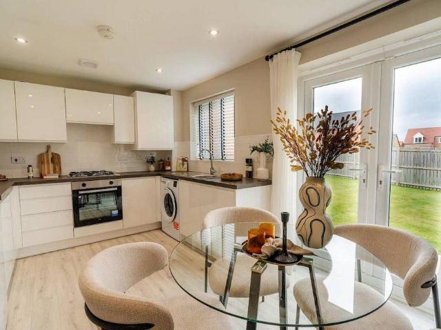 Rainsborough Park WF11 3 bed detached house to rent £1,020 pcm £235 pw