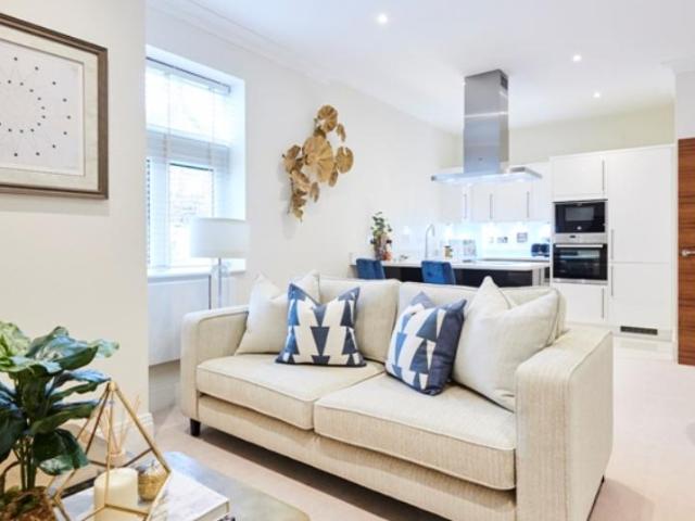 Rainville Road, London W6 1 bed property to rent £3,142 pcm £725 pw