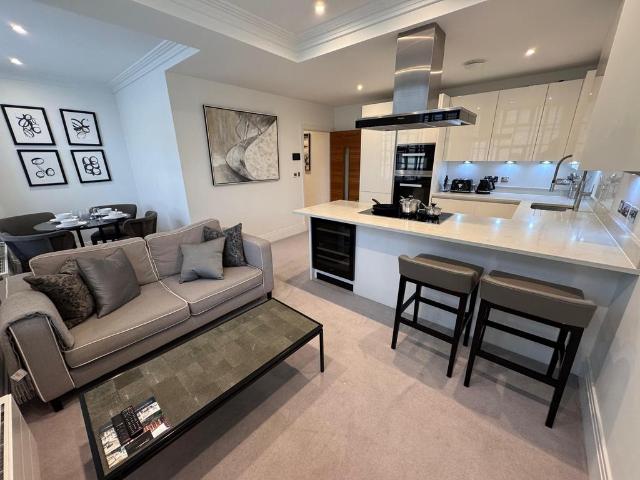 Rainville Road, London W6 2 bed property to rent £4,160 pcm £960 pw