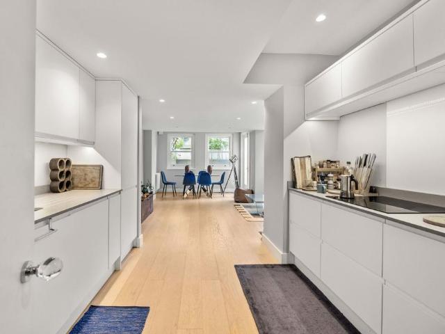 Raisa's Barber Shop, 6b Marylands Road, London, W9 2DY, United Kingdom | 3 bed apartment for rent #137837219 | Rentberry