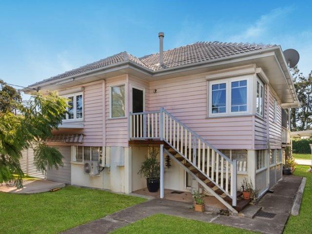 Character Living in a Loved Sandgate Pocket