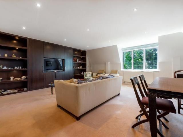 Raleigh Close, Hendon NW4, 3 bed flat to rent, £3,700 pcm | PrimeLocation