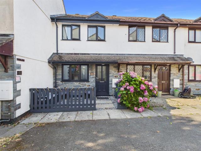 Raleigh Close, Padstow, Cornwall 3 bed terraced house to rent £1,300 pcm £300 pw