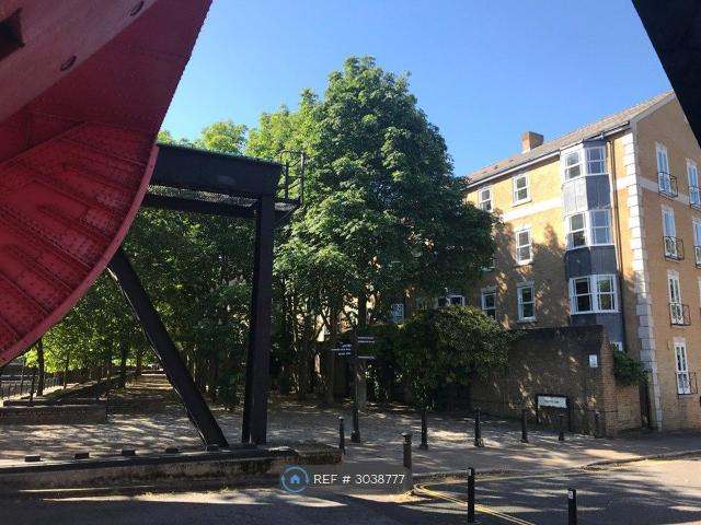 Raleigh Court, London SE16, 2 bed flat to rent, £2,395 pcm | PrimeLocation