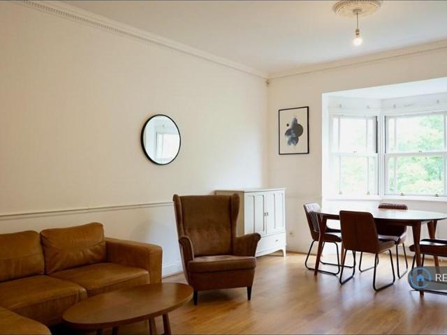 Raleigh Court, London, SE16 2 bed flat to rent £2,795 pcm £645 pw