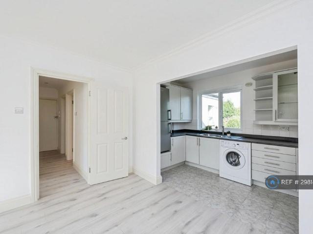 Raleigh Road, Richmond, TW9 2 bed flat to rent £2,250 pcm £519 pw