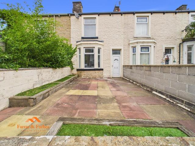 Raleigh Street, Burnley BB12 2 bed terraced house to rent £675 pcm £156 pw