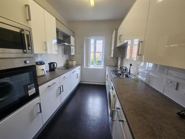 Raleigh Street, Nottingham NG7, 5 bed shared accommodation to rent, £2,167 pcm | PrimeLocation