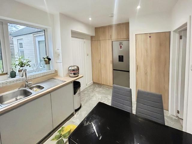 Raleigh Way, PETERBOROUGH, PE3 2 bed property to rent £1,025 pcm £237 pw