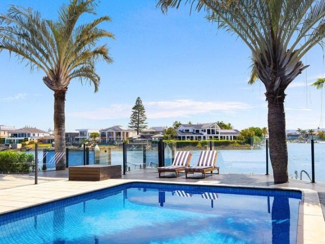 RARE MAIN RIVER POINT POSITION 180° WATER VIEWS