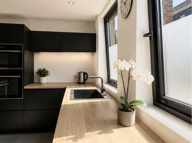 Rare maison d'architecte avec garage dans secteur prisé