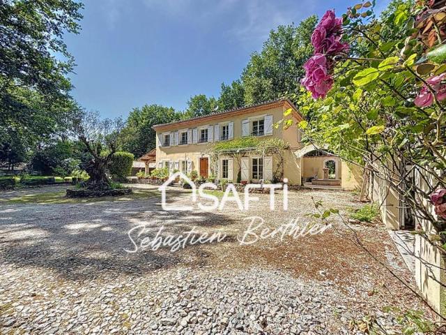 Rare ! Maison de maître avec terrain de 6244m² 25 min Rocade Toulousaine Piscine 12X6 Dépendances