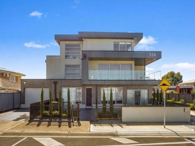 Rare Modern Living With Prime Main Road Exposure Perfect for a Salon or Business Suite!