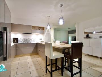 RARE MONTPELLIER ESTANOVE DUPLEX T4 CLIMATISÉ 91 M2 UTILES 77,94 M2 CARREZ 2 CHAMBRES JARDINET VERANDA GARAGE 1 PLACE DE STATIONNEMENT
