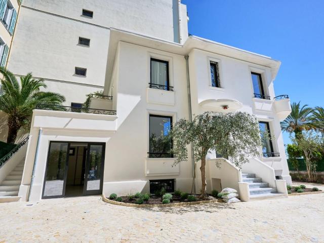 RARE NICE Promenade Villa avec des parkings. 238m² Nice
