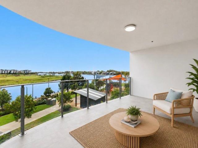 Rare North Facing Corner Residence Overlooking Lake Kawana