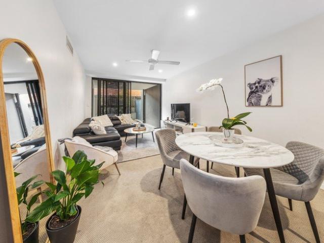 Oversize Private Courtyard With North Facing Aspect