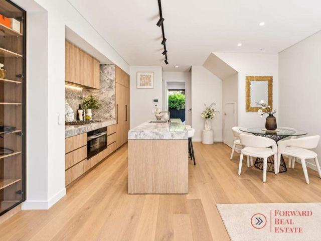 Rare North Facing Family Townhouse with Ground Floor Suite & Dual Courtyards