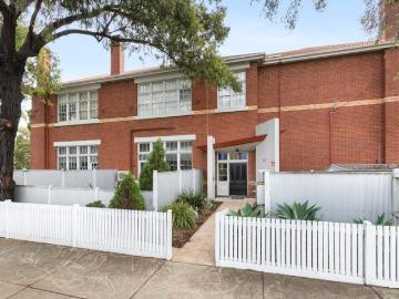 Rare Outdoor Space & A Standout Rippleside Lifestyle