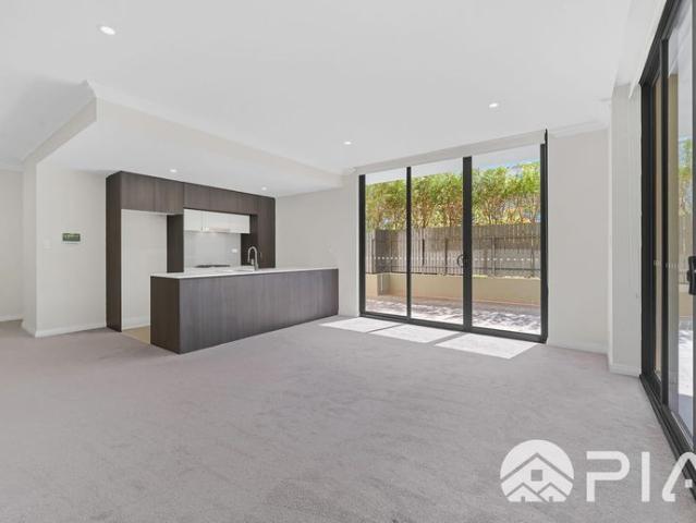 Rare, Oversized Two Bedroom Ground Floor Apartment with Spacious Courtyard