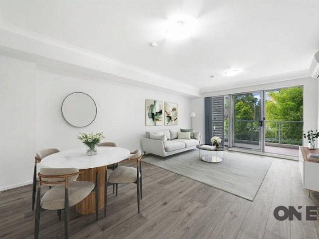Rare Oversized Study | North Facing Apartment | Walk to Station & Shops