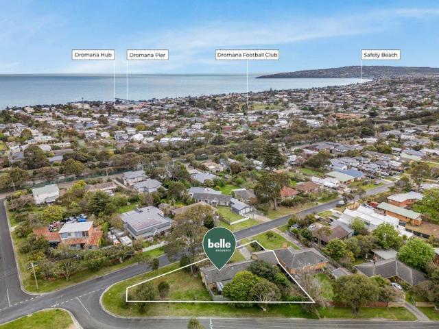 Rare Offering on over 1000sqm with Bay Views!