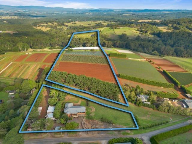 Rare offering 4 Bedroom Haven on over 10 hectares in Silvan