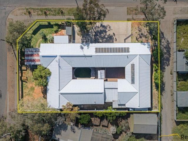 Rare Old East Side Opportunity!