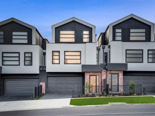 Rare opportunity: Modern, New & Low Maintenance Home in the Heart of Kilmore!
