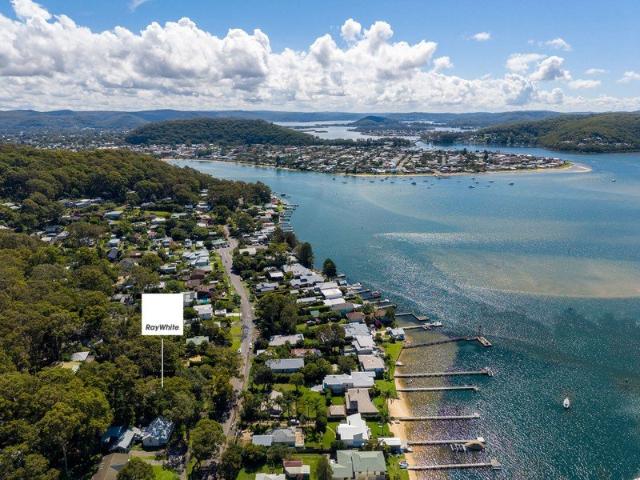 Rare opportunity on build your dream home on Wagstaffe Avenue