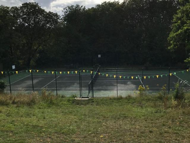 Rare Opportunity, Access to Private Woods and Breath Taking Views of London Skyline