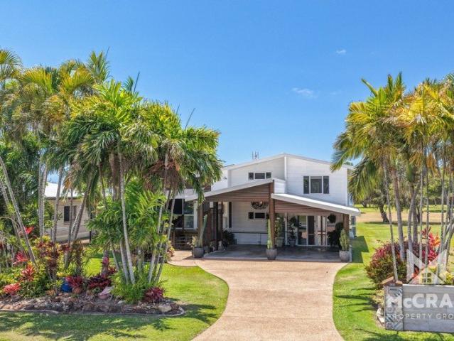RARE OPPORTUNITY BACKING ONTO BOWEN'S BEACHFRONT GOLF COURSE