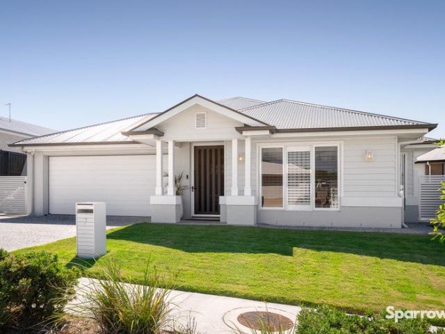 RARE OPPORTUNITY BREATHTAKING HAMPTON HAVEN ON A GENEROUS 556 SQM BLOCK WITH SIDE ACCESS FOR ADDITIONAL VEHICLES