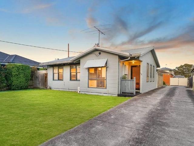 Rare Opportunity | Dual Living on a Massive 451m² Allotment