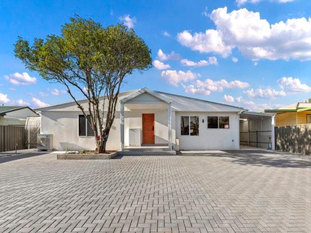 Rare Opportunity: Dual Living 8 Bedroom Property Move In Ready!