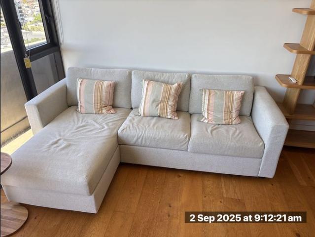 Rare Opportunity! Furnished 2 Bedroom Apartment with 2 Car Parks at Chester & Ella