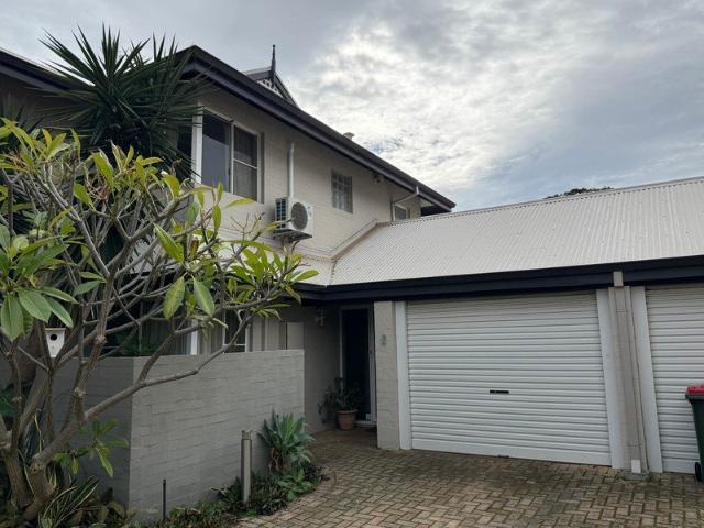 RARE OPPORTUNITY FURNISHED TOWNHOUSE IN CENTRAL LOCATION