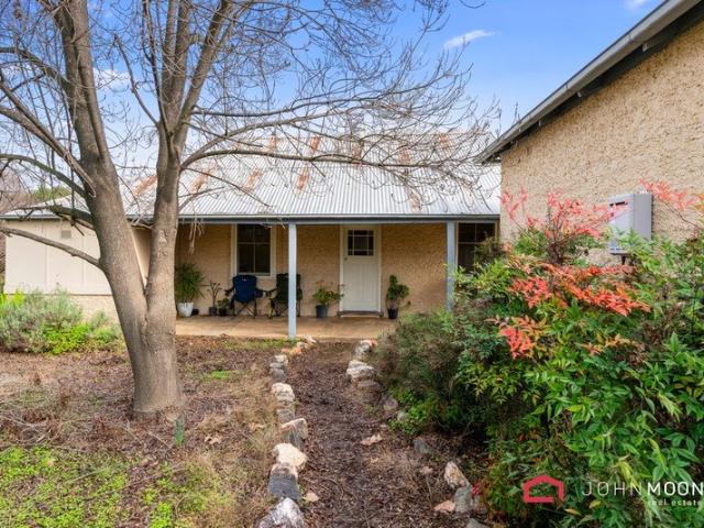 Rare opportunity for dual dwelling!