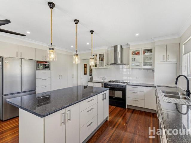 Rare opportunity for families, investors or hosts !