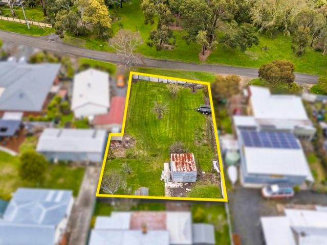 Rare Opportunity in Prime Brown Hill Location 810sqm with Stunning Views
