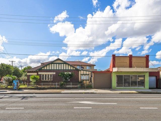Rare Opportunity in Residence and Commercial Property for Sale Together
