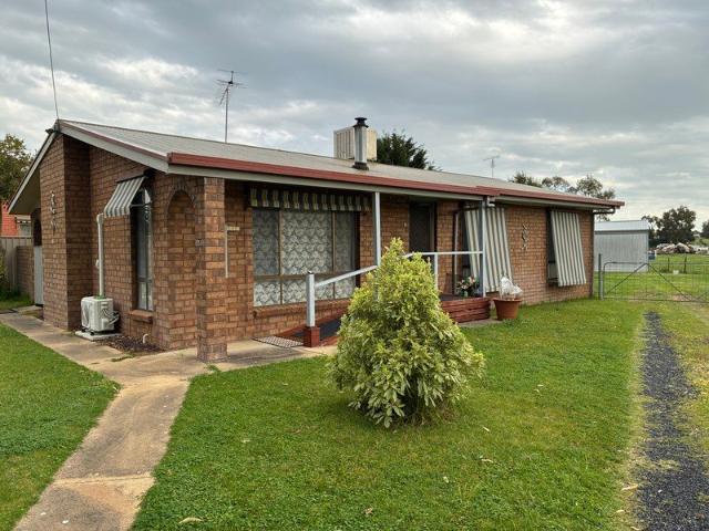 Rare Opportunity in Tightly Held Apsley
