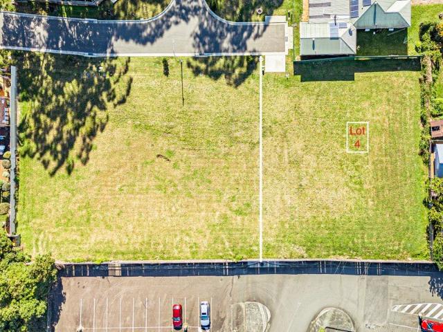 RARE OPPORTUNITY LEVEL BLOCK IN A QUIET CUL DE SAC