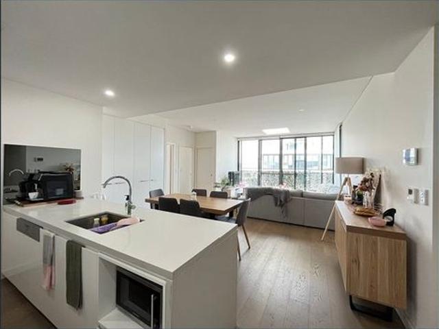 Rare Opportunity to Lease LUXURIOUS 3 Bedroom & Study Apartment in Ramsgate Park