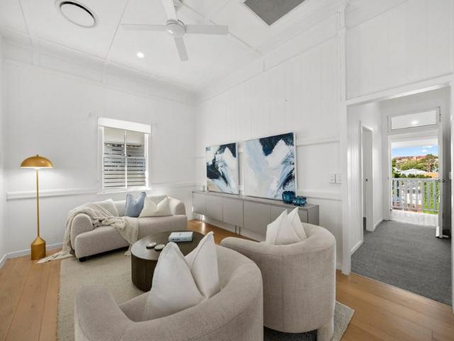 RARE OPPORTUNITY WFH SPACE OR SEPARATE STUDIO DOWNSTAIRS!