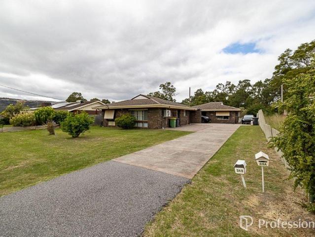 RARE OPPORTUNITY. 2110m2 Block. Zoned R60. Duplex Pair