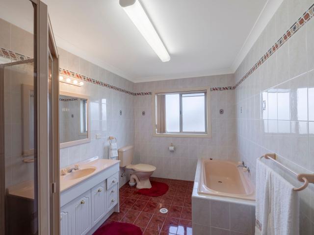 Rare Opportunity 2x 4 Bed Townhouses Attention Builders, Renovators & Investors – Potential Plus – Beachside Location